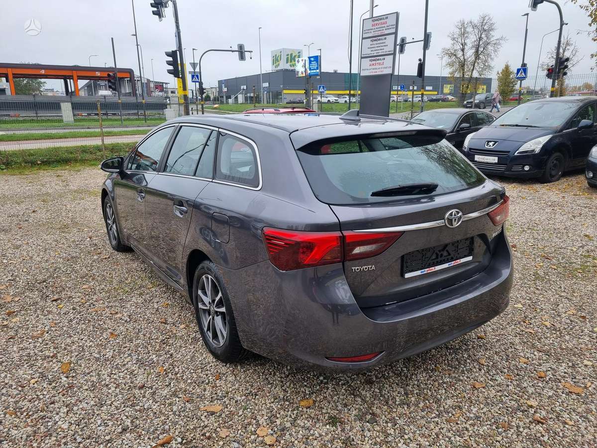 Toyota Avensis 2015 — photo 5