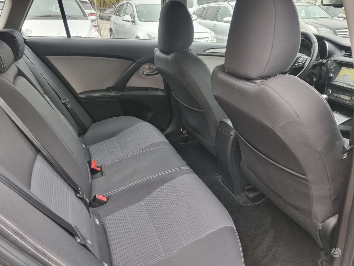 Toyota Avensis 2015 — photo 7