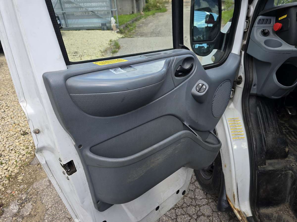 Ford Transit 2011 — photo 31