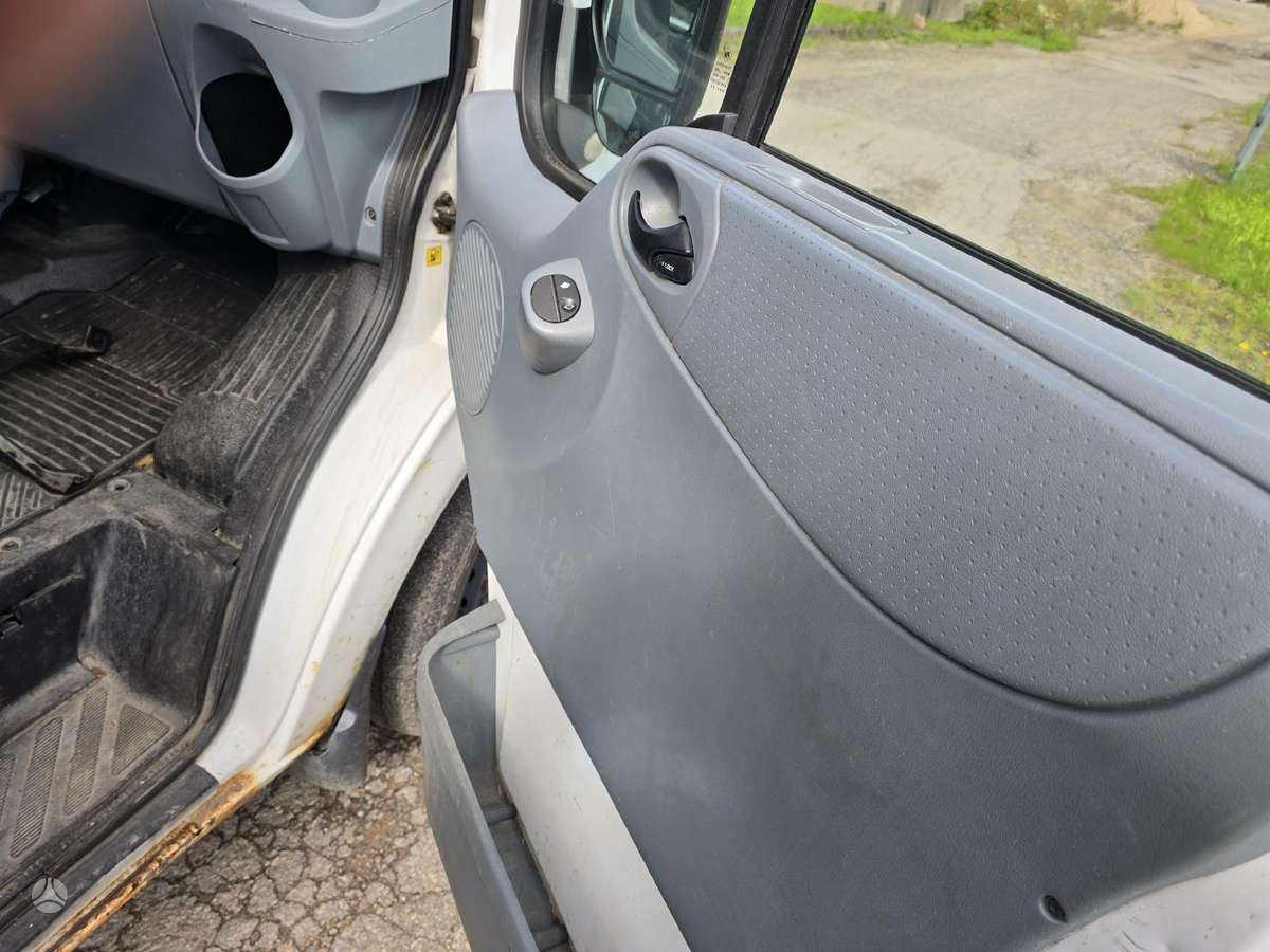 Ford Transit 2011 — photo 36