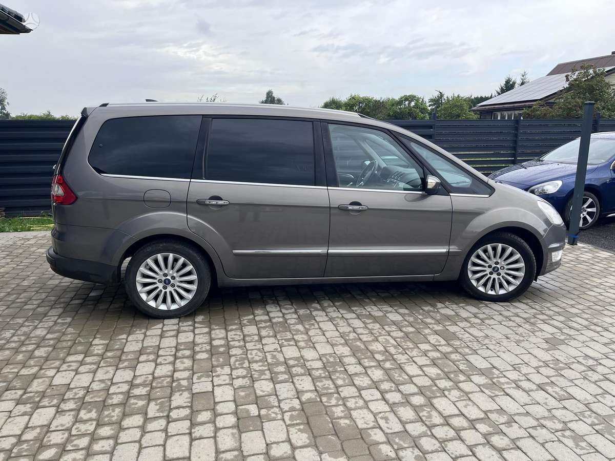 Ford Galaxy 2014 — вигляд ззаду