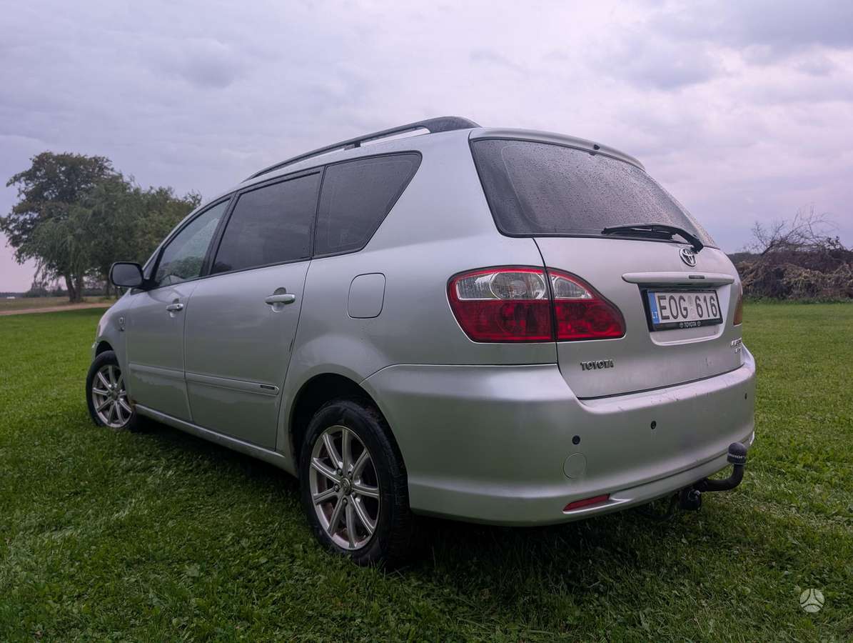 Toyota Avensis 2005 — двигун 1995 cm³, 116 HP (85kW)