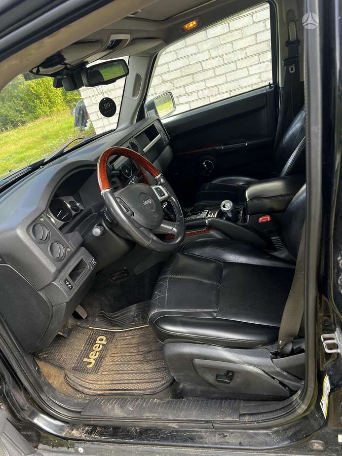 Jeep Commander 2008 — салон