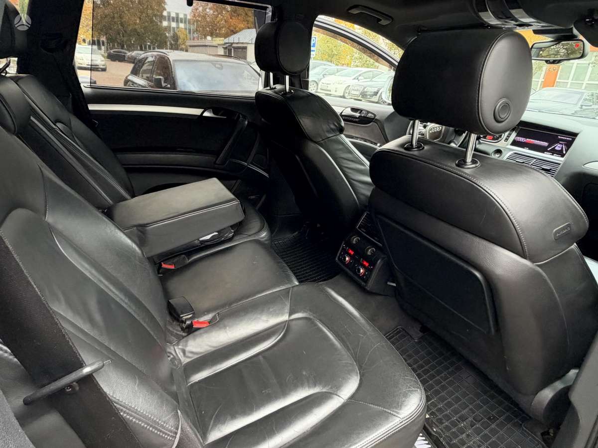 Audi Q7 2010 — photo 11