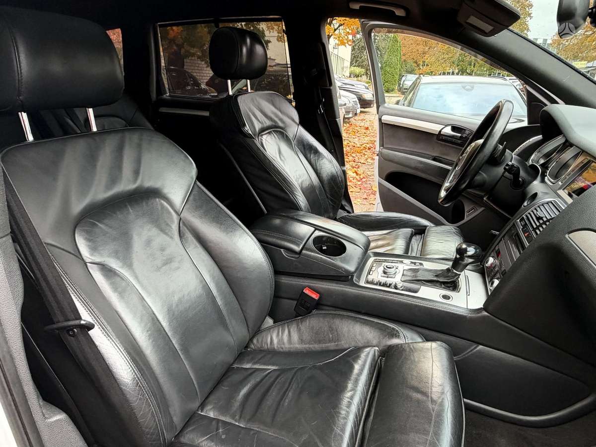 Audi Q7 2010 — photo 14