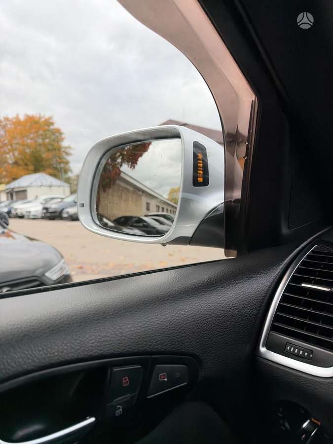 Audi Q7 2010 — photo 8