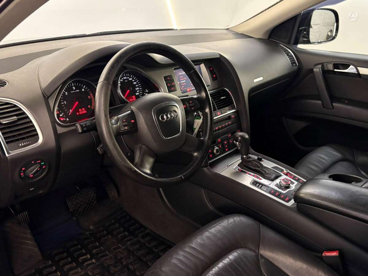 Audi Q7 2007 — вигляд ззаду