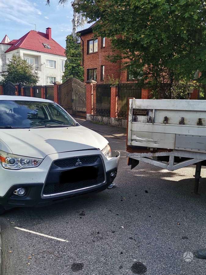 Mitsubishi ASX 2011 — вигляд ззаду