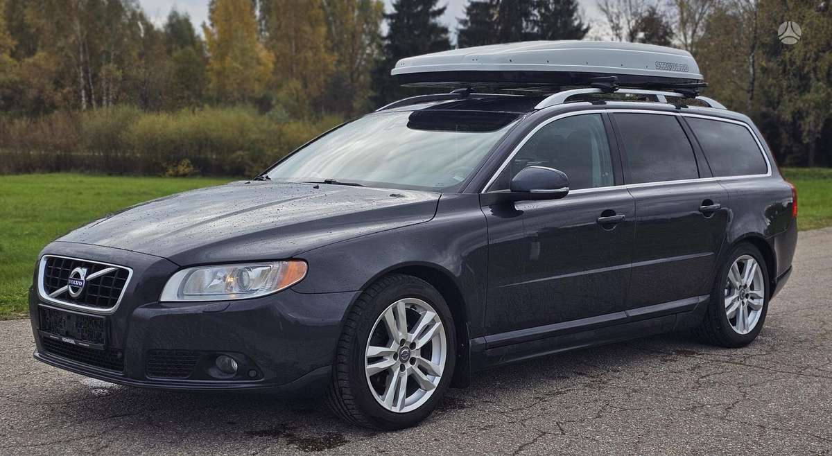 Volvo V70 2013 — вигляд ззаду