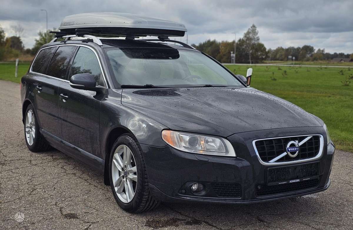 Volvo V70 2013 — салон
