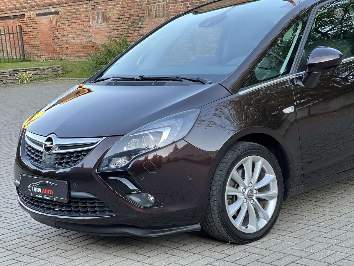 Opel Zafira 2012 — фото 11