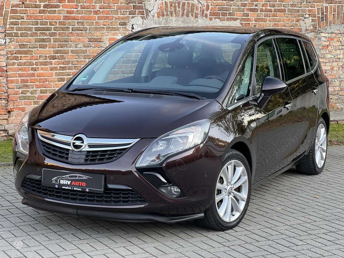Opel Zafira 2012 — вигляд ззаду