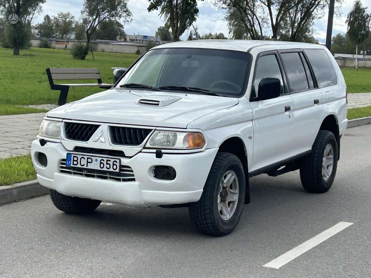 Mitsubishi Pajero 2005 — вигляд ззаду
