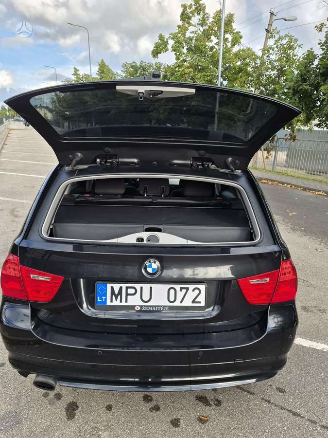 BMW 320 2010 — photo 9