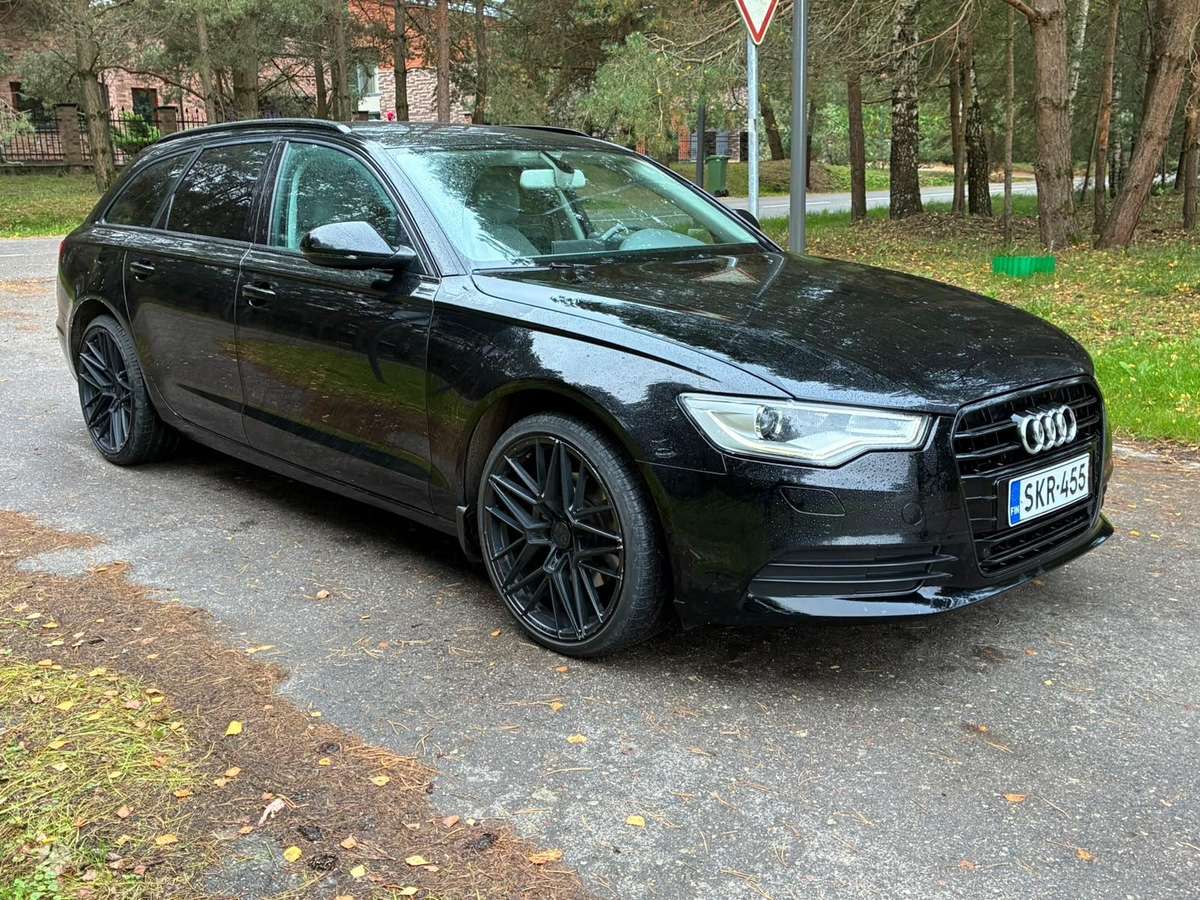 Audi A6 2012 — салон