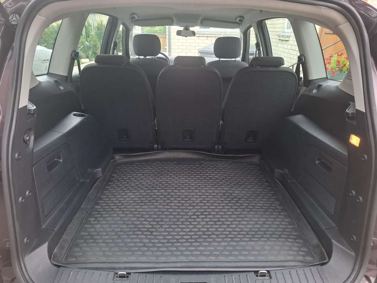 Ford S-MAX 2011 — photo 10