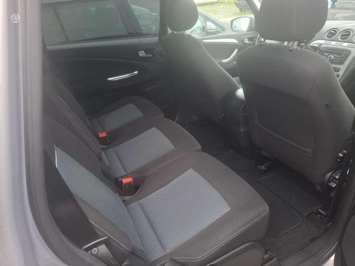 Ford S-MAX 2011 — photo 10