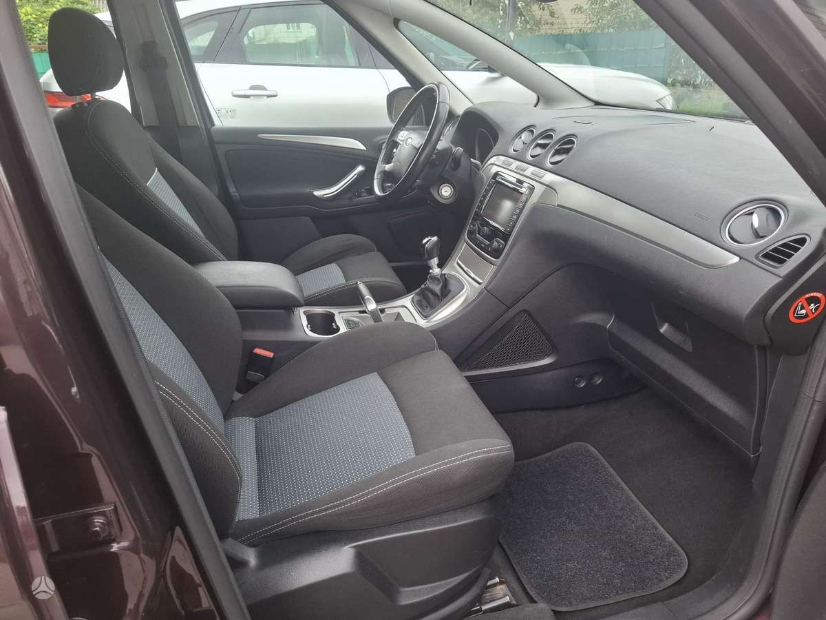Ford S-MAX 2011 — photo 12