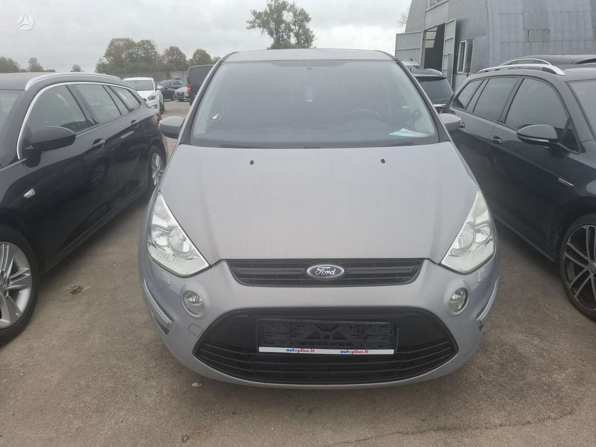 Ford S-MAX 2011 — rear view