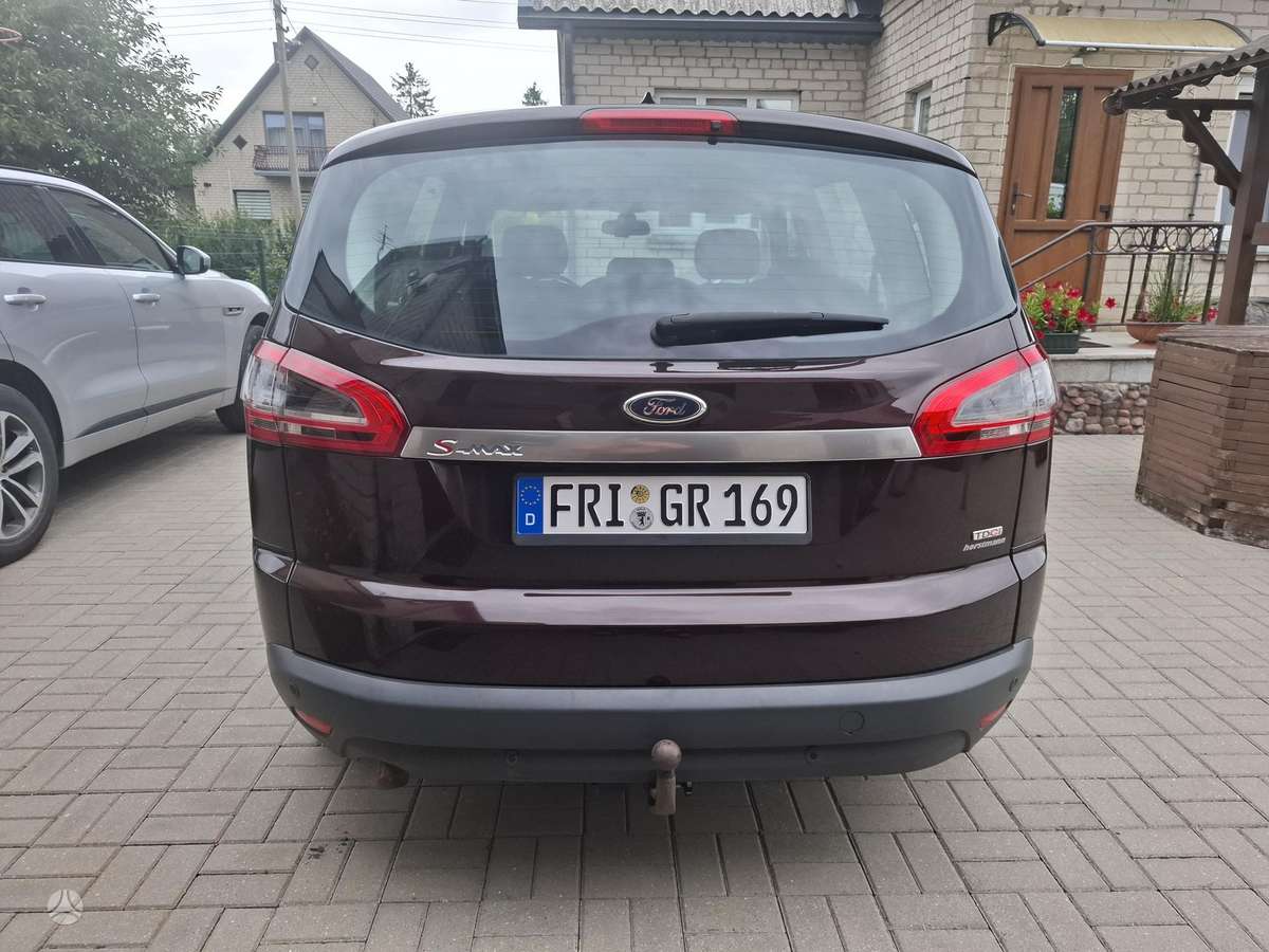 Ford S-MAX 2011 — rear view