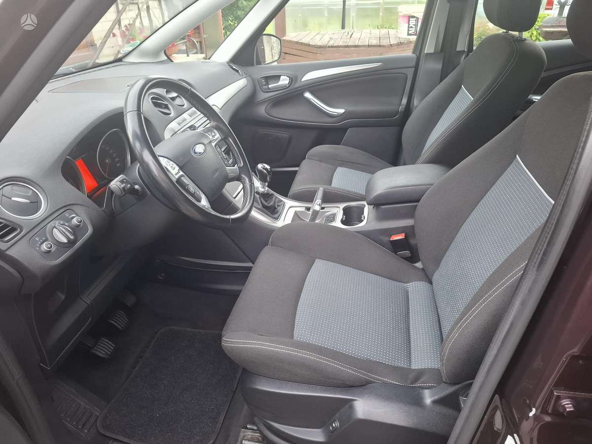 Ford S-MAX 2011 — photo 8