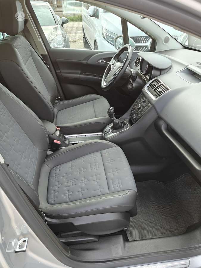 Opel Meriva 2012 — photo 11