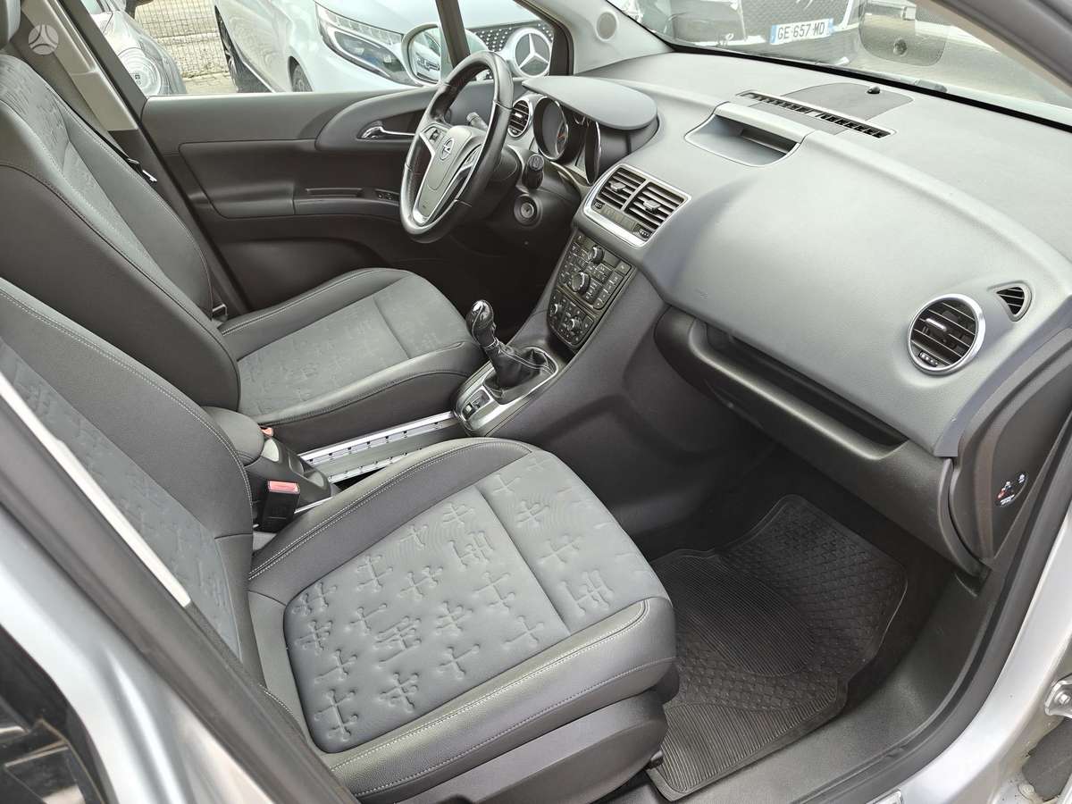 Opel Meriva 2012 — photo 12