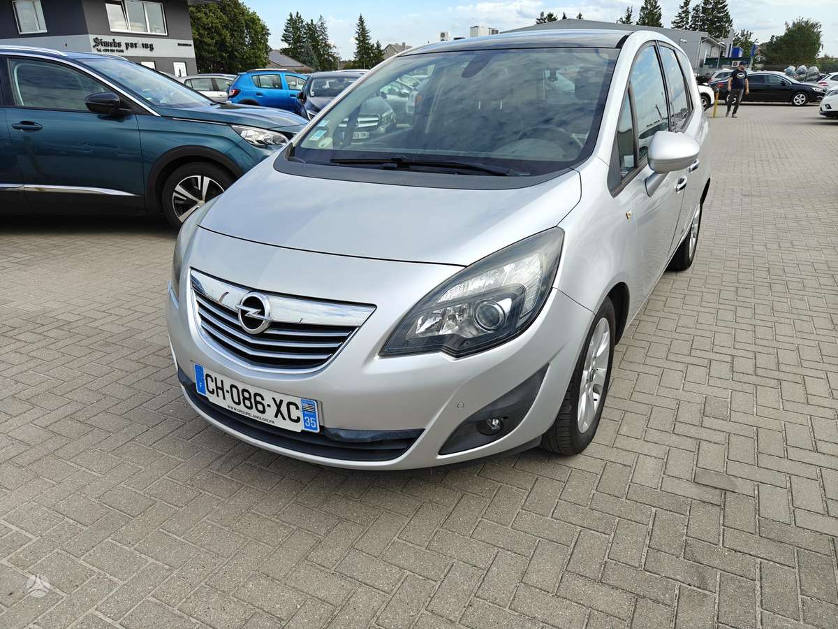Opel Meriva 2012 — rear view