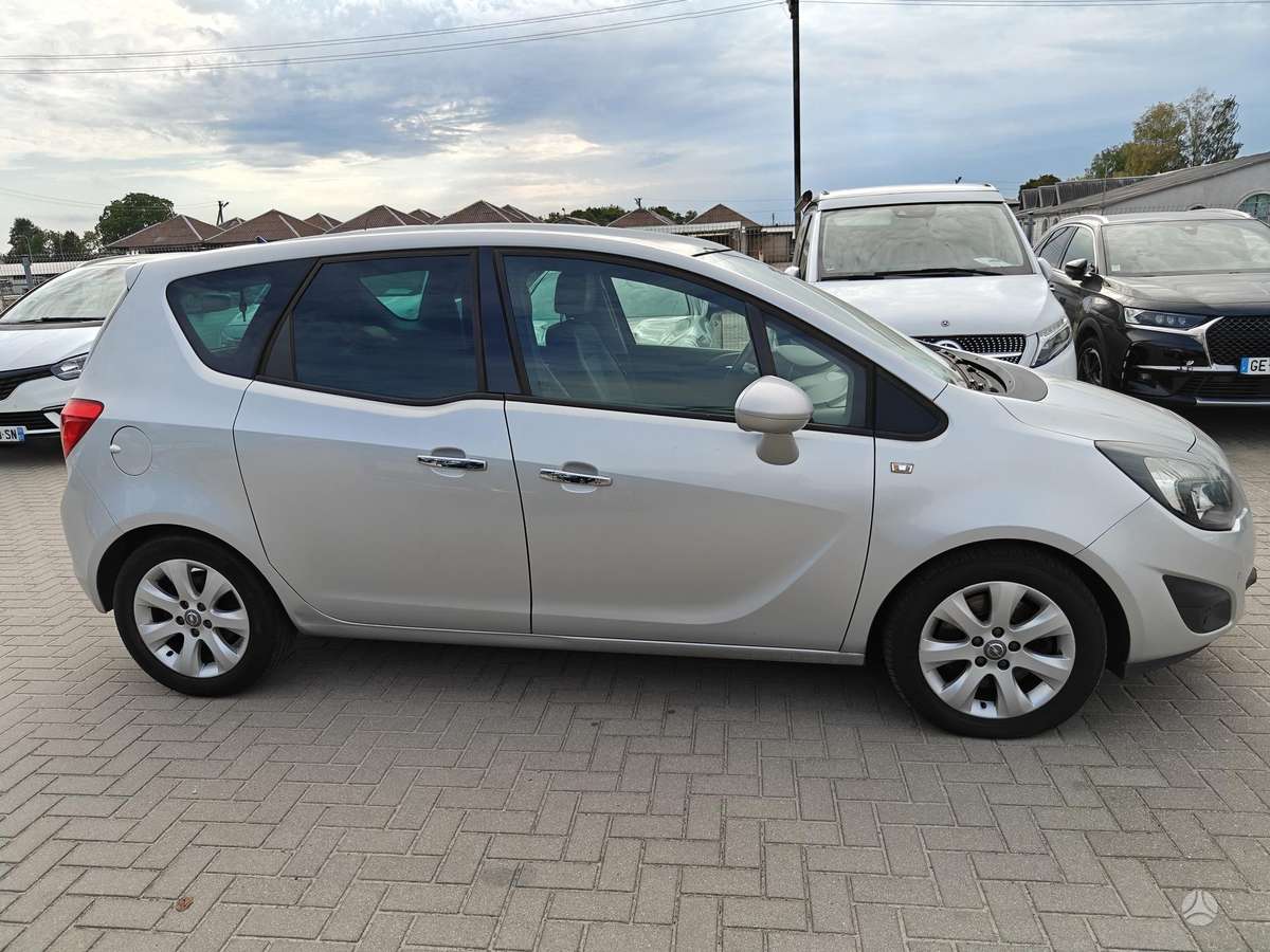 Opel Meriva 2012 — photo 6