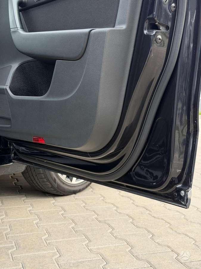 Volkswagen Passat 2013 — photo 14