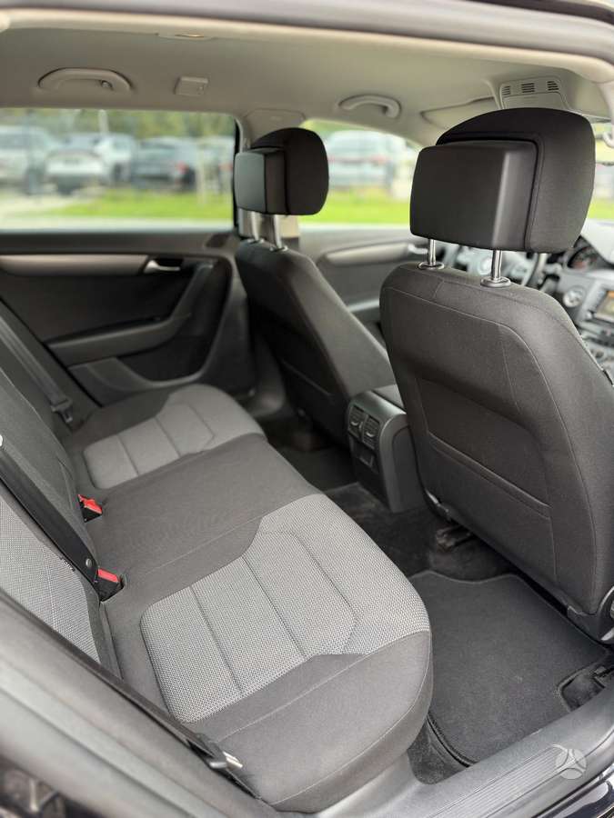 Volkswagen Passat 2013 — photo 15