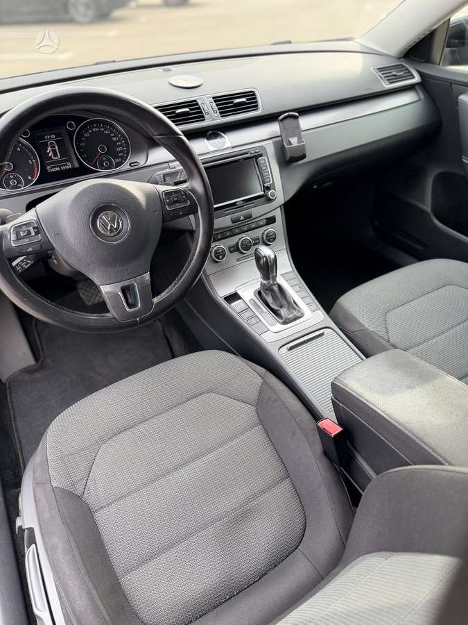 Volkswagen Passat 2013 — photo 17