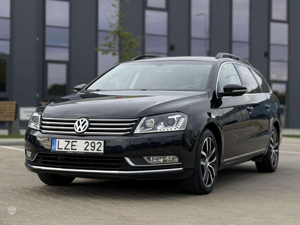 Volkswagen Passat 2013 — interior