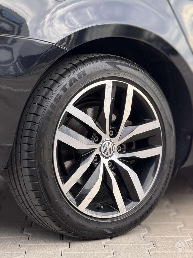 Volkswagen Passat 2013 — photo 9