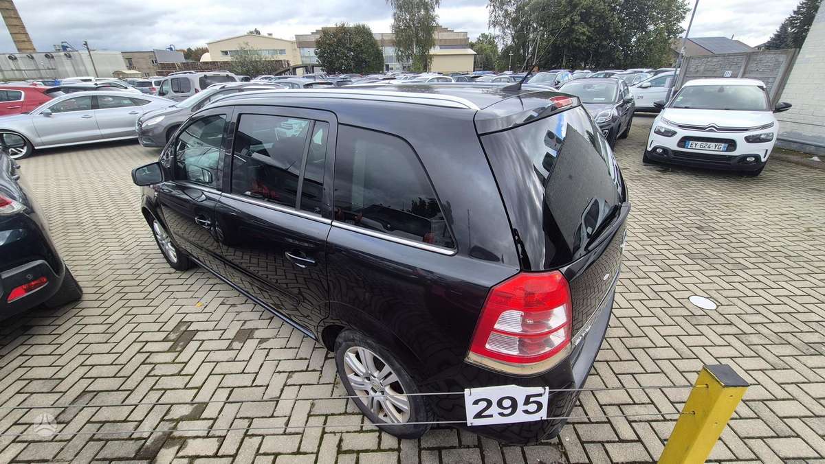 Opel Zafira 2011 — фото 5