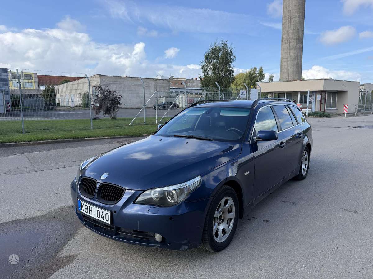 BMW 525 2005 — rear view