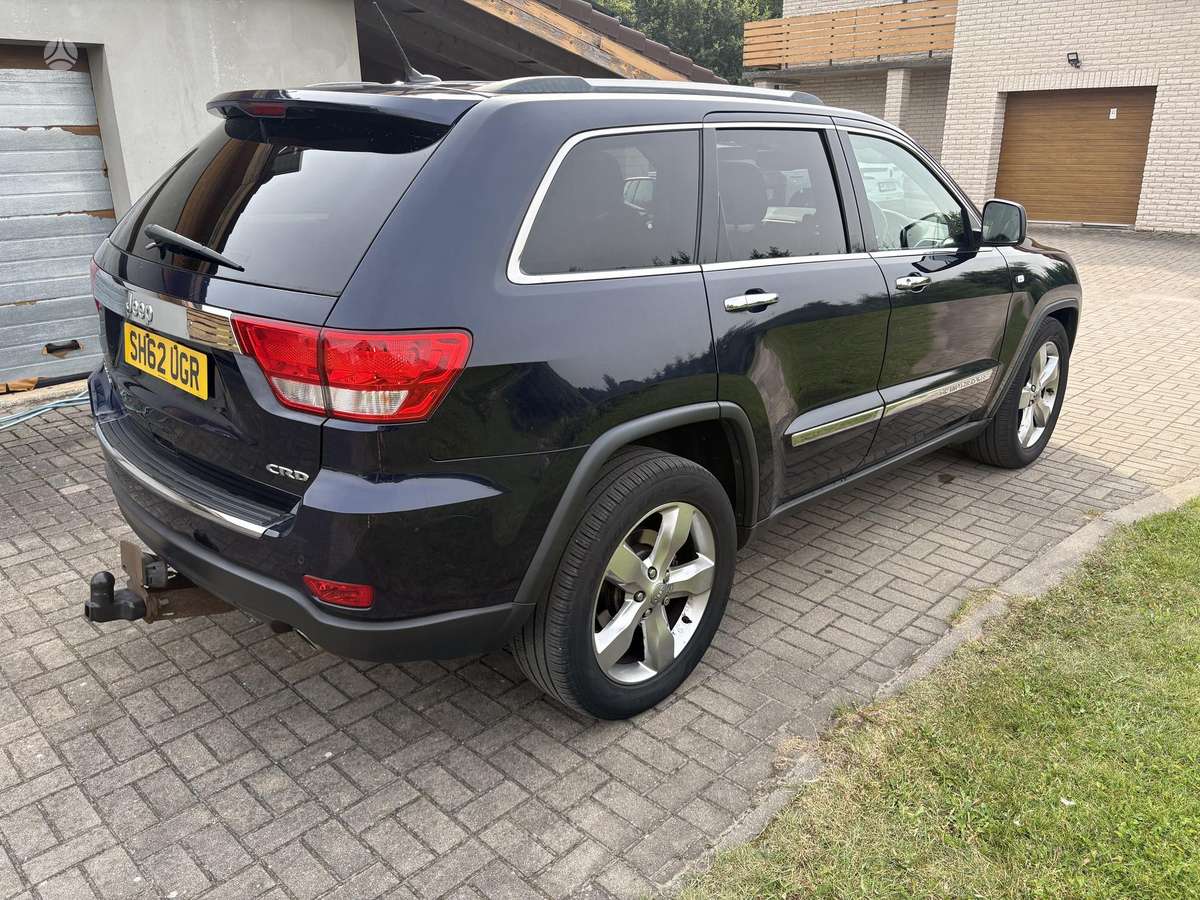 Jeep Grand 2012 — вигляд ззаду