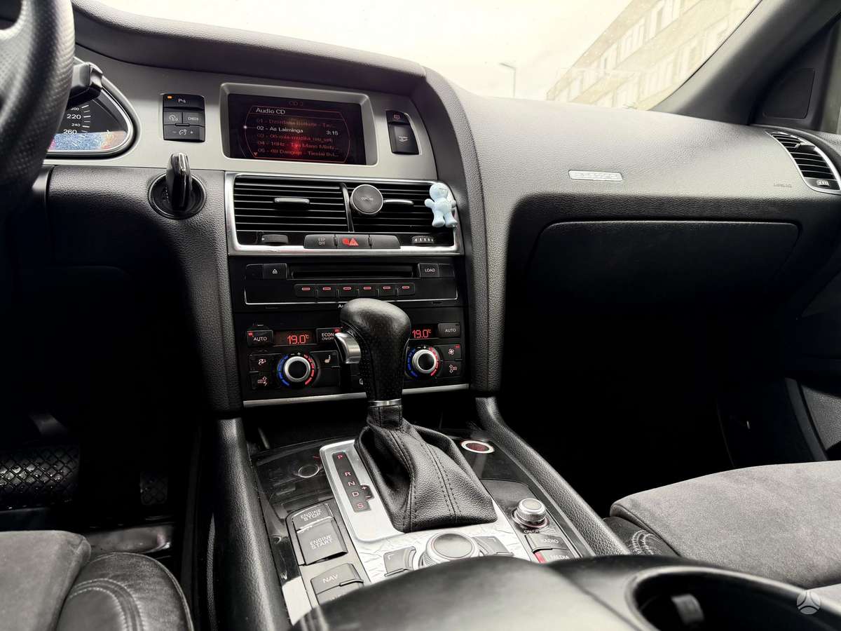 Audi Q7 2007 — photo 10