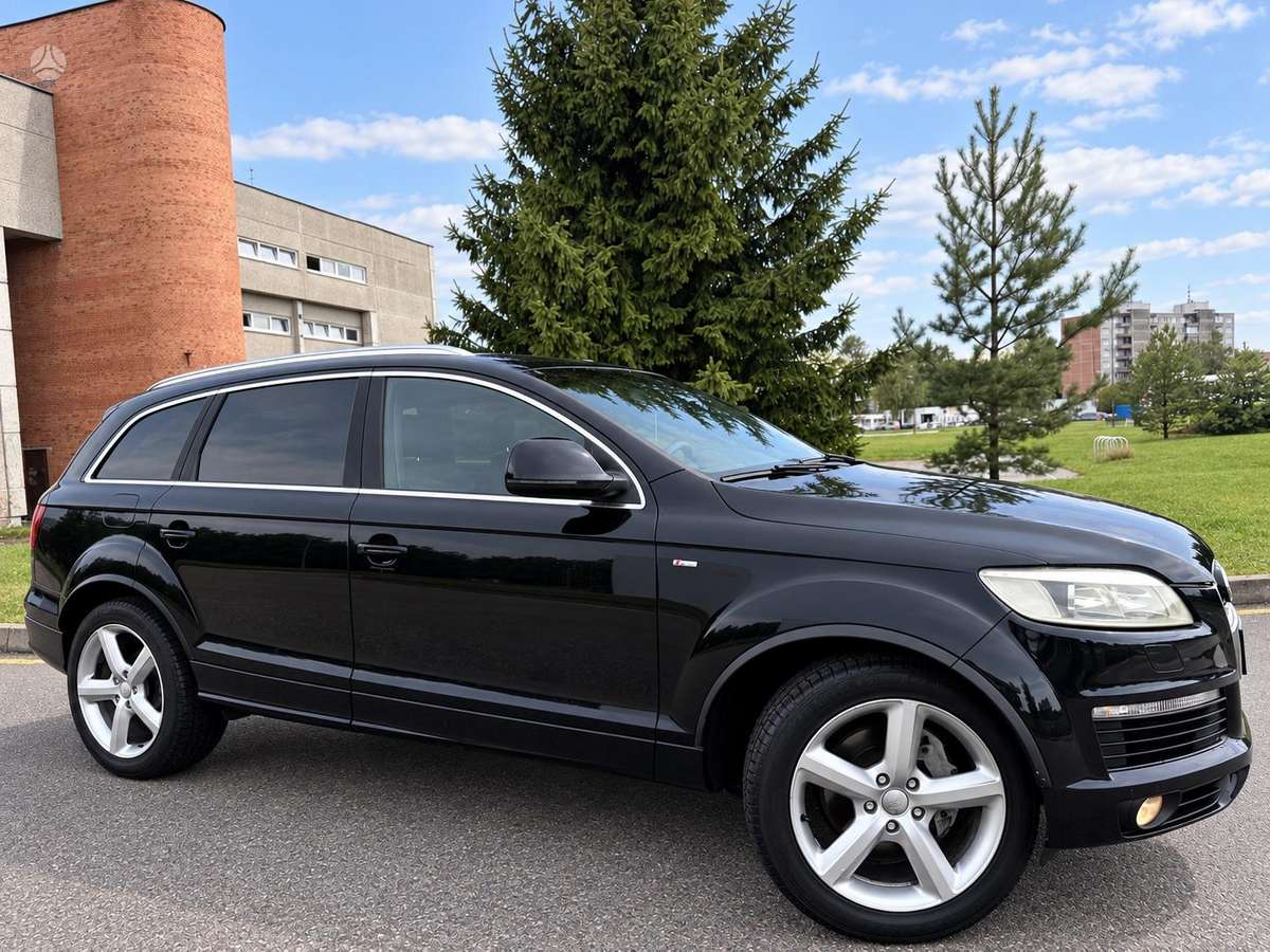 Audi Q7 2007 — rear view