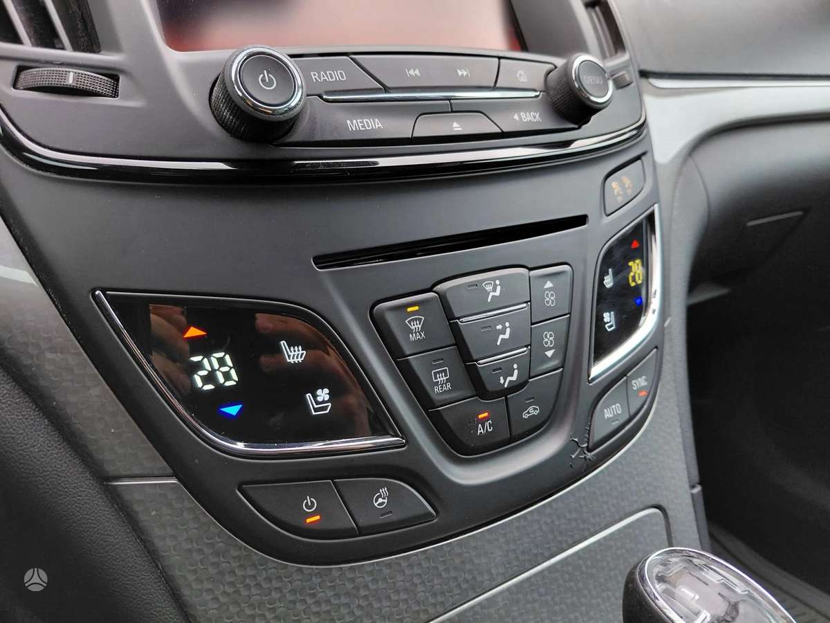 Opel Insignia 2014 — photo 15