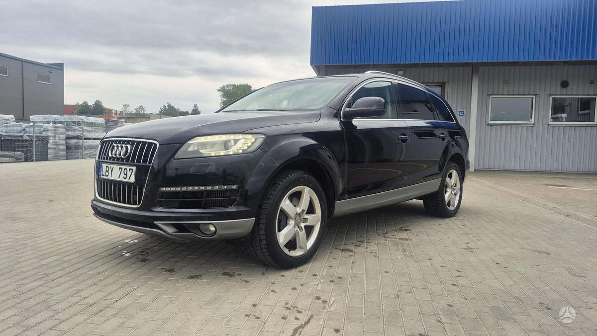 Audi Q7 2011 — вигляд ззаду