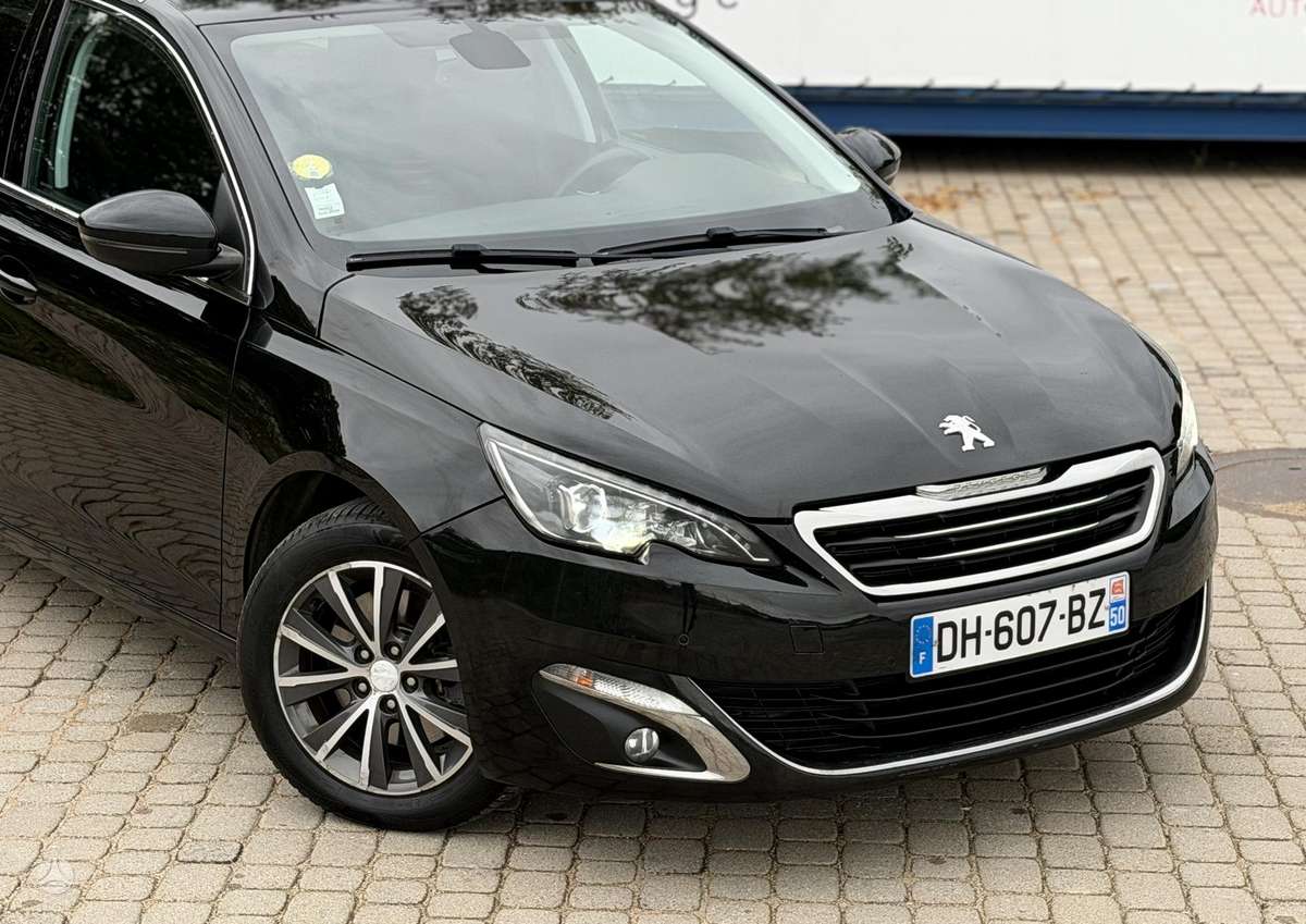 Peugeot 308 2014 — салон
