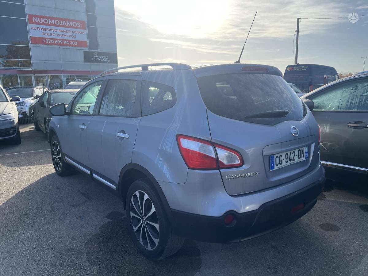 Nissan Qashqai+2 2012 — салон