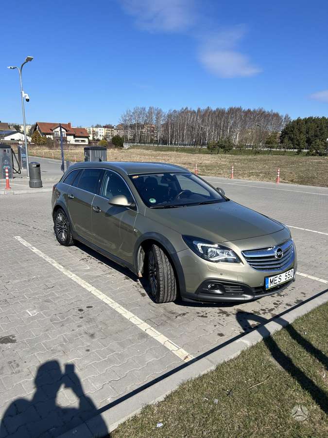 Opel Insignia 2014 — rear view