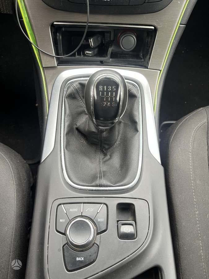 Opel Insignia 2011 — photo 11