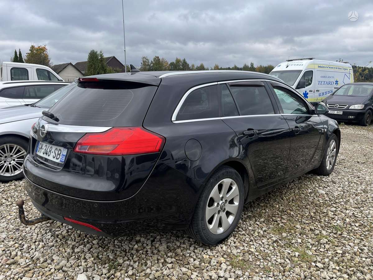 Opel Insignia 2011 — engine 2000 cm³, 131 HP (96kW)
