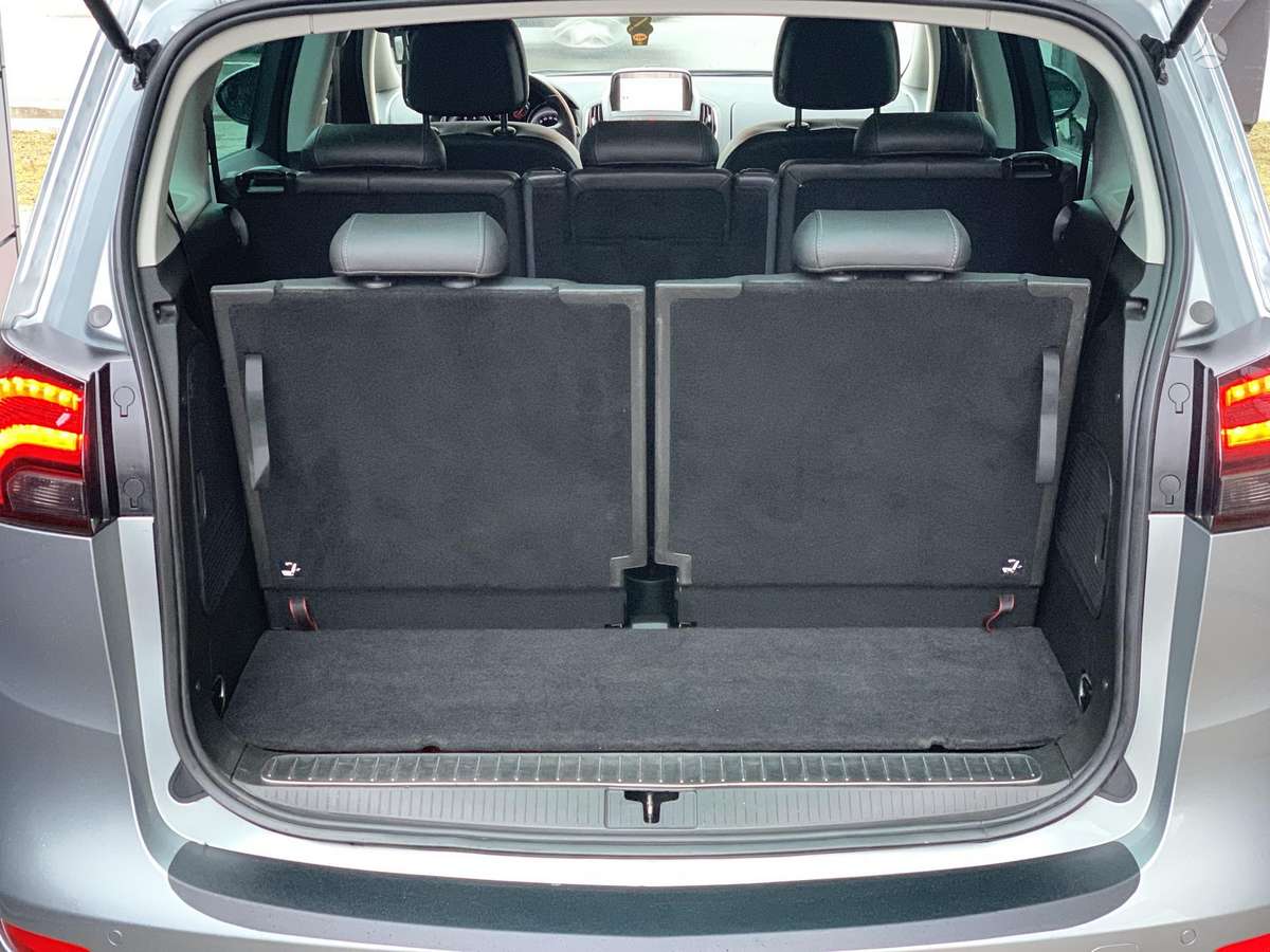 Opel Zafira 2012 — photo 14
