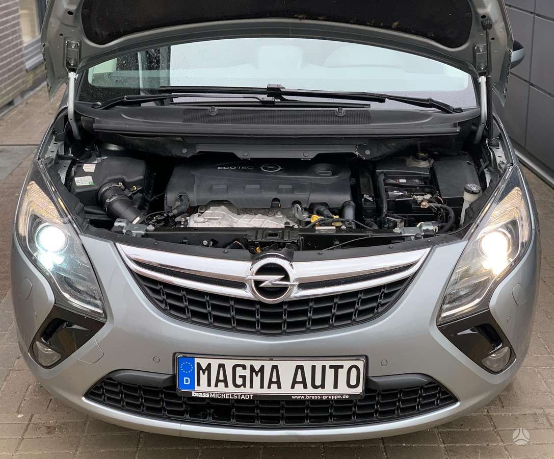Opel Zafira 2012 — photo 29