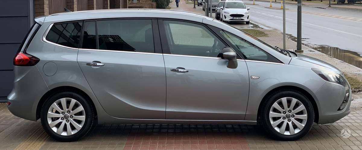 Opel Zafira 2012 — photo 5