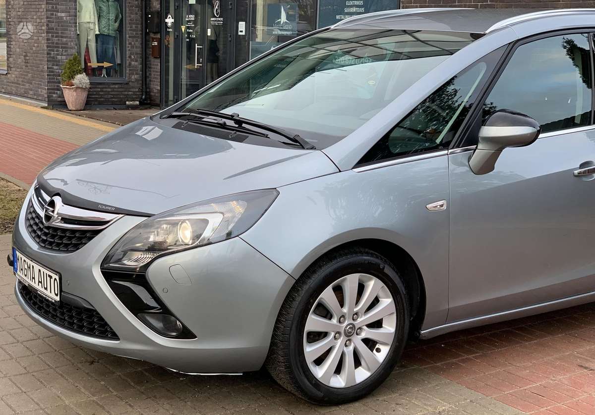 Opel Zafira 2012 — photo 7